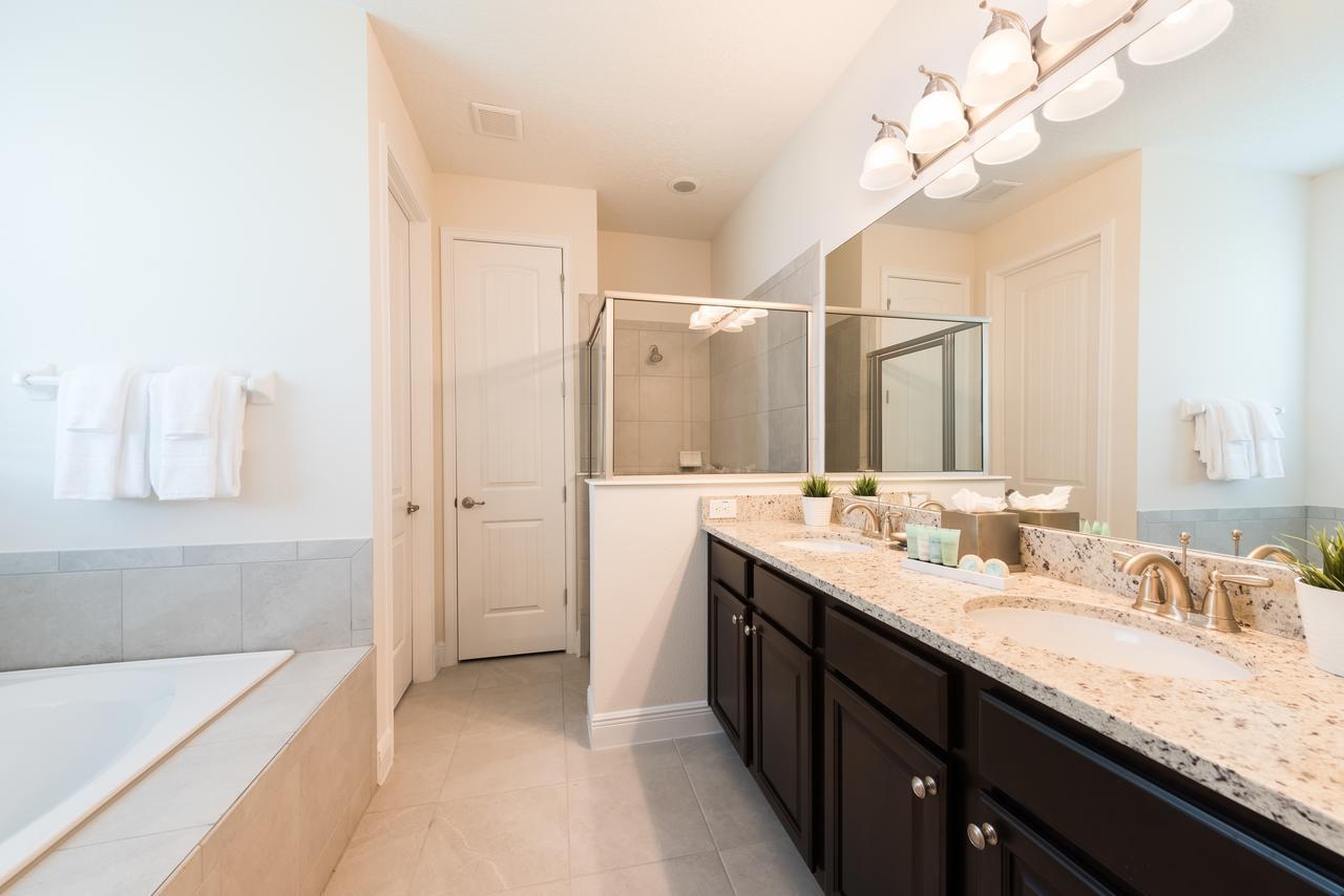 Fabulous Home By Rentyl Near Disney With Private Pool, Movie Room, Themed Rooms & Resort Amenities At Encore Resort - 360B Orlando Luaran gambar